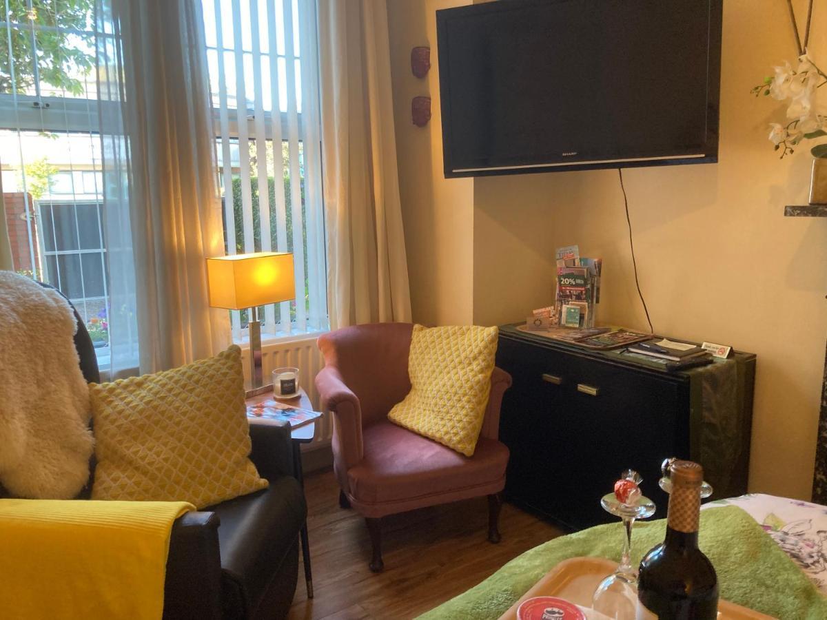 Mountroyal Victorian Studio Self Catering Apartment 3 ベルファスト エクステリア 写真
